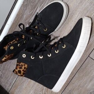 Timberland womens black and tiger orange high top sneakers